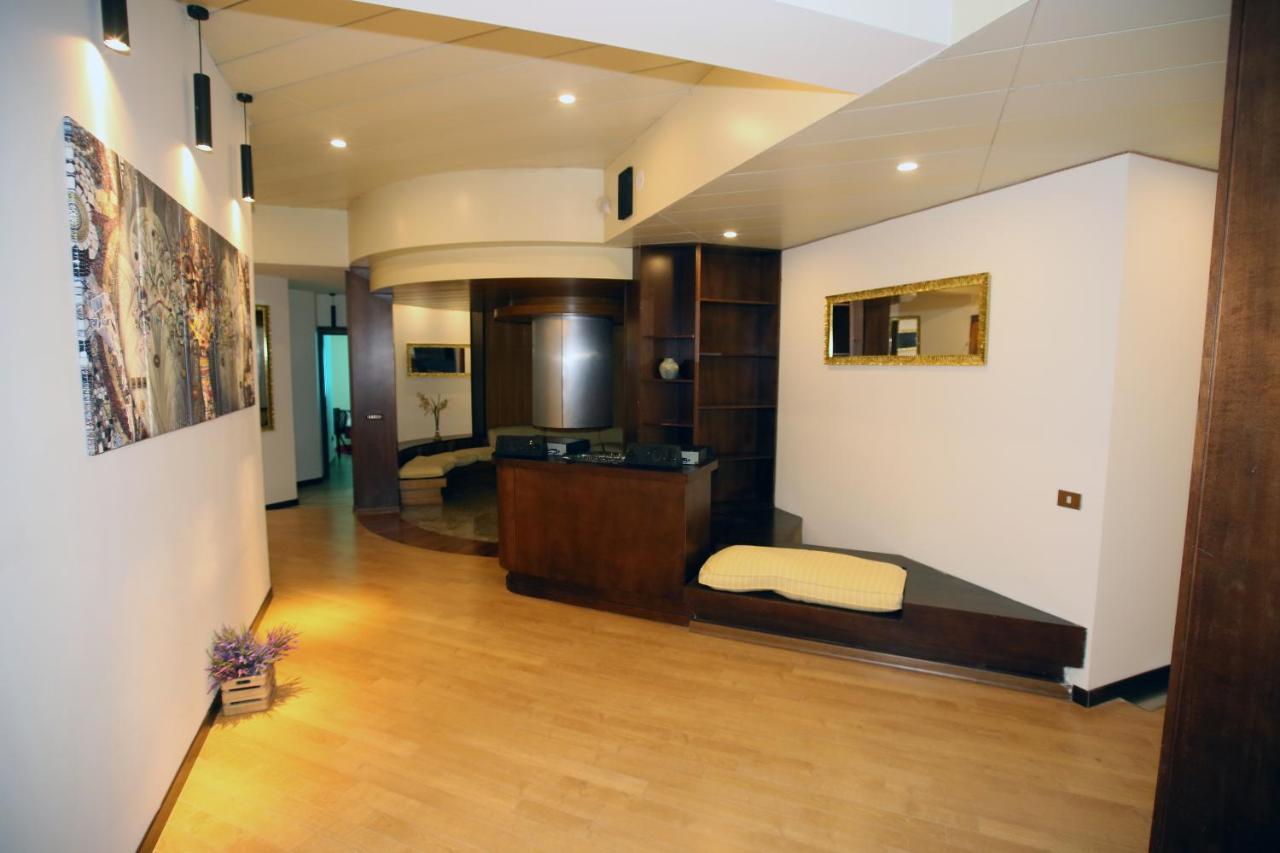 Paradise Suite Latina Exterior photo