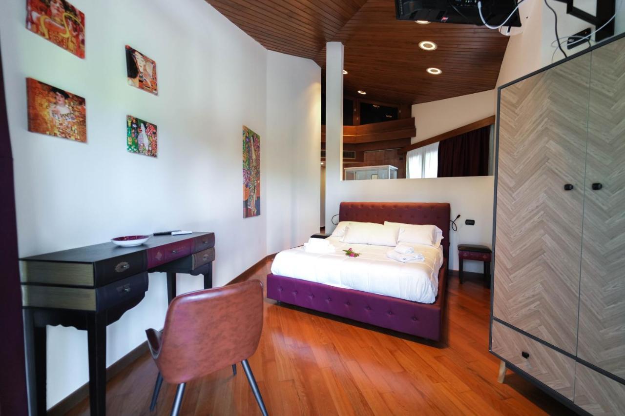 Paradise Suite Latina Exterior photo